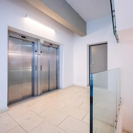 Guesthost - Bright Near Hospital